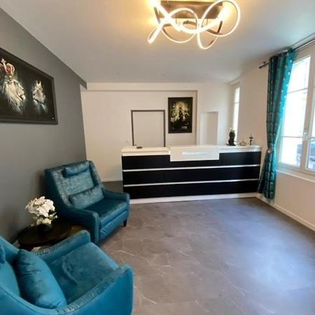 Hotel Le Home Saint Louis แวร์ซาย ภายนอก รูปภาพ